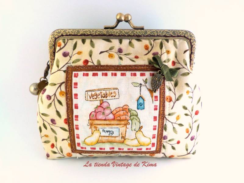 Purse With Nozzle -Vegetables von KimaHandmade