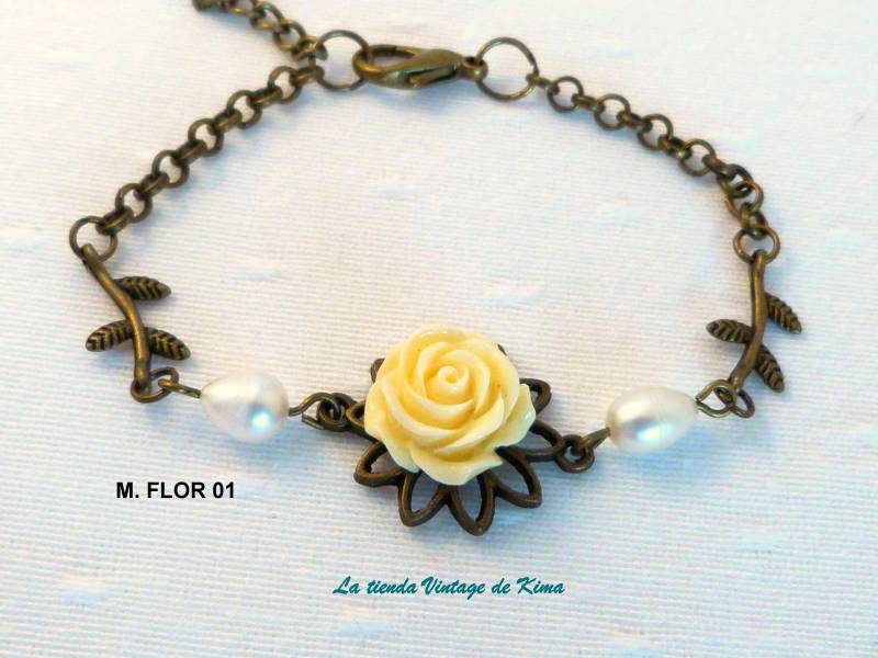 Vintage Style Bracelets With Flowers - 4 Models von KimaHandmade