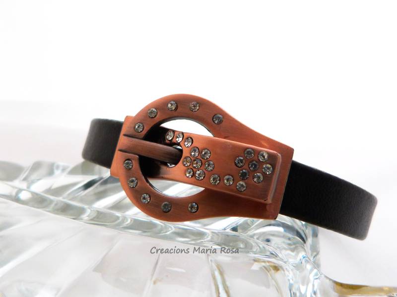 Women Leather Bracelet Clasp Buckle - Two Colors von KimaHandmade