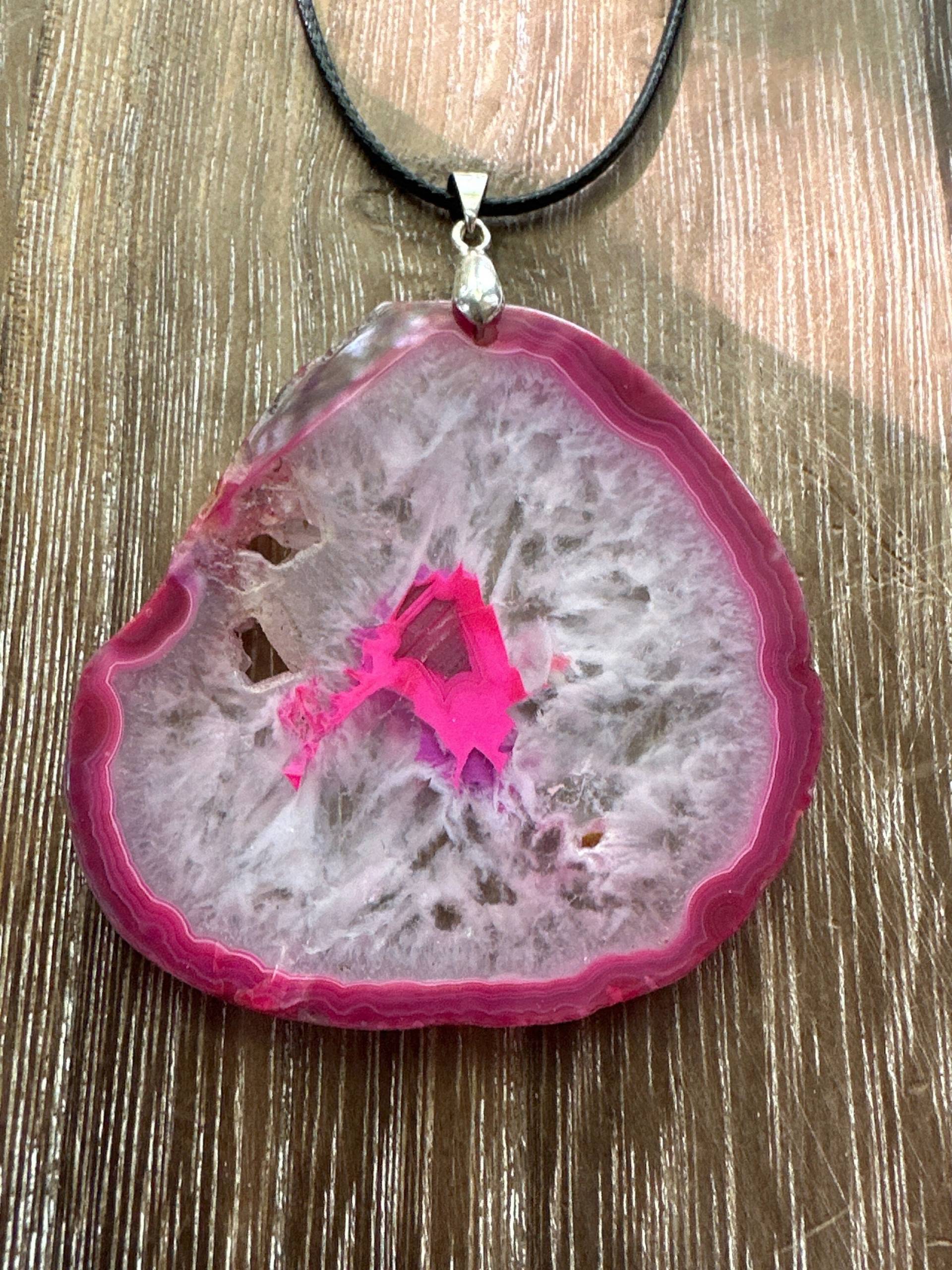 Pink Geode Druzy Achat Freeform Anhänger Halskette von KimberleysDesigns