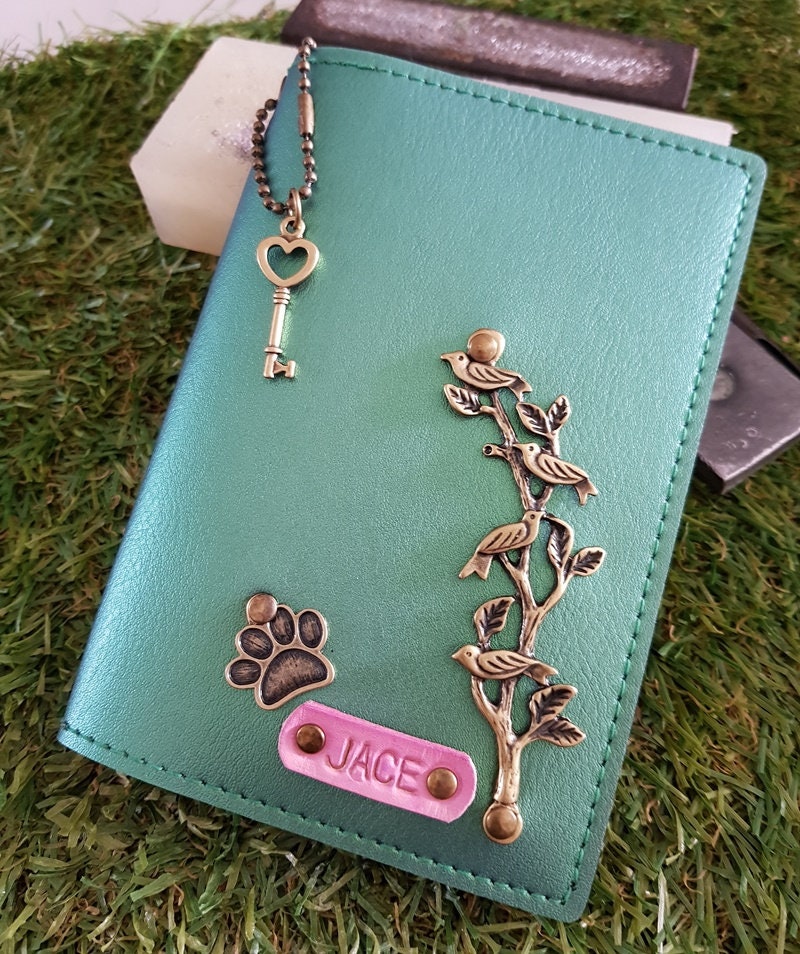 Personalisierte Shinny Passport Inhaber Mit 1 Charme Personalisierte Shinny Passport Inhaber Mit 1 Charme von Kimhandshop