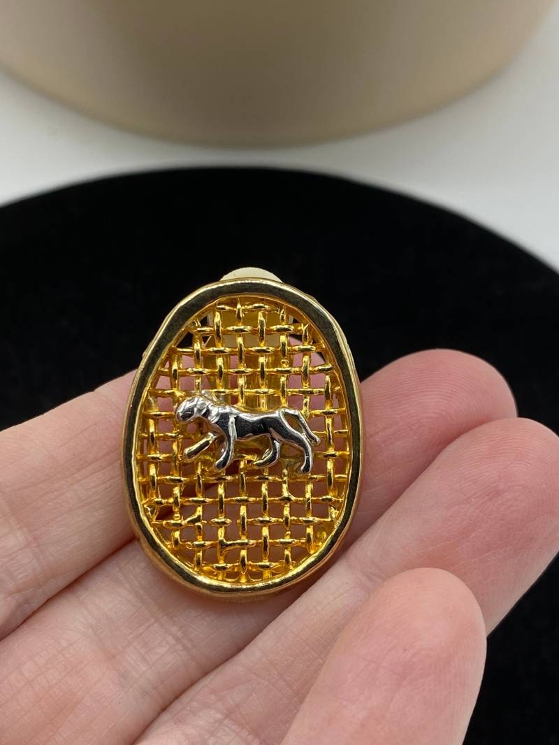 Vintage Designer Look Vergoldet Tennisschläger Silber Panther Übergroße Oval Ohrclips Box1S2 von KimmsAttic