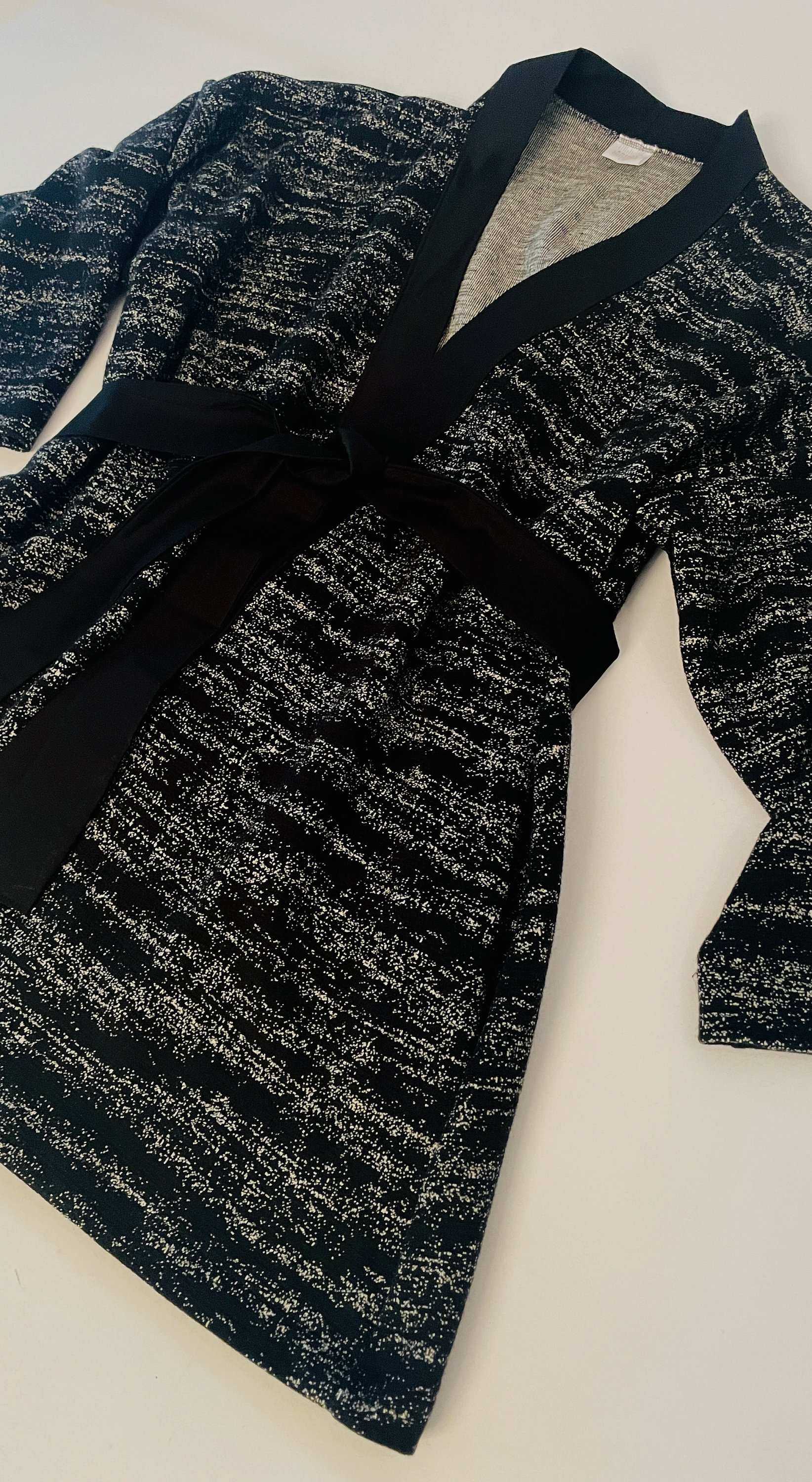 Kimonojacke Strickjacke Schwarz Weiß von KimonosShop