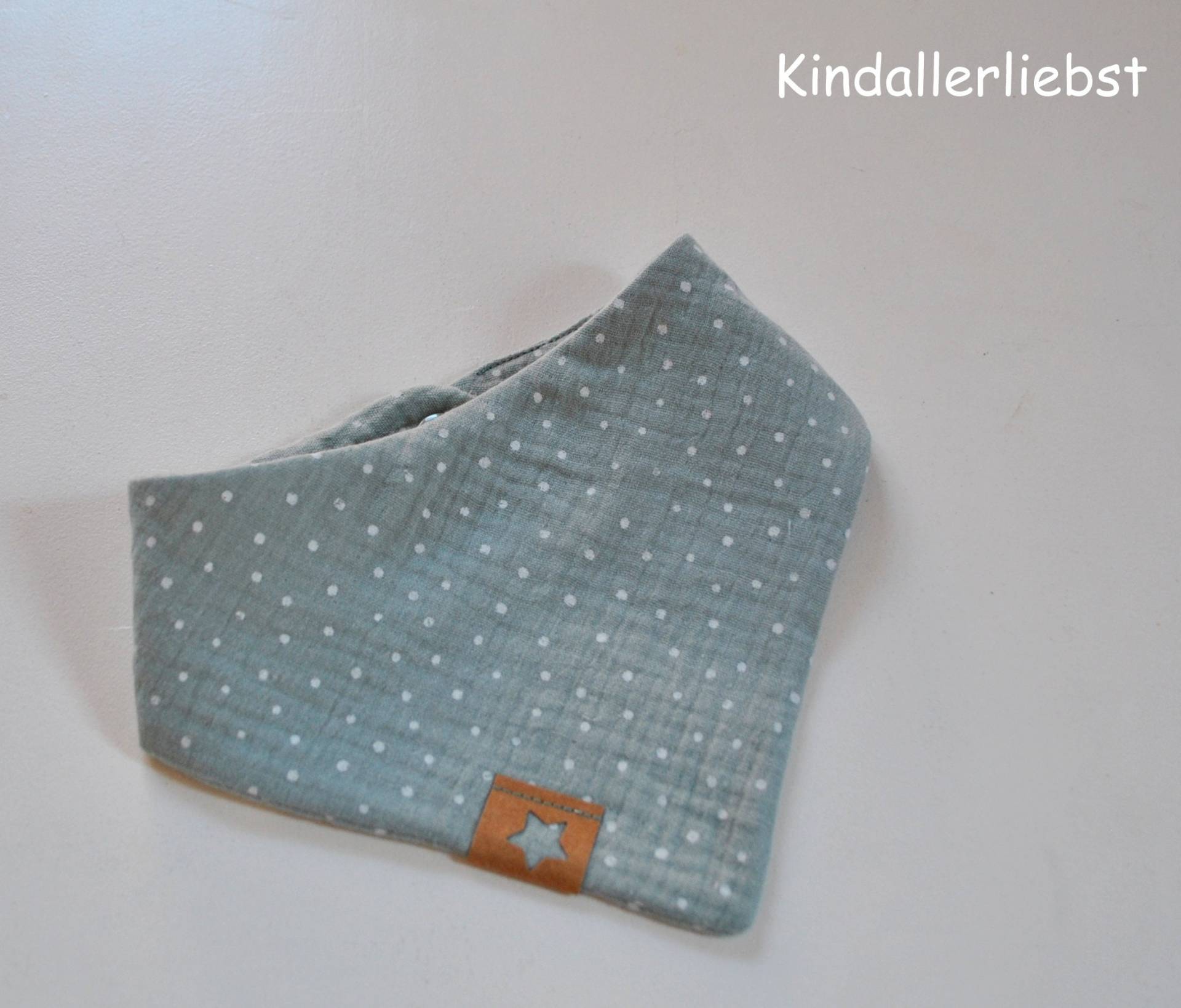 Musselin Baby Halstuch, Nilgrün Mit Pünktchen von Kindallerliebst