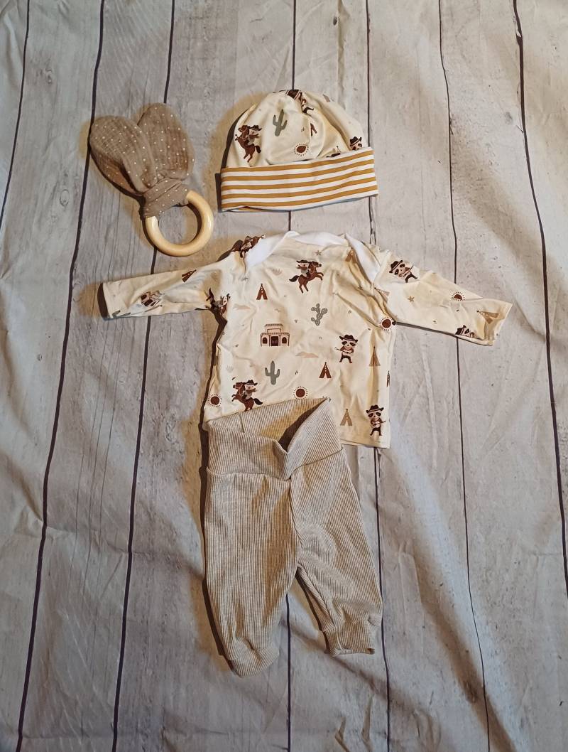 Großes Set Für Babys | 3 Bis 6 Monate Beige/ Cowboys/ Wilder Western/ Streifen Großes Set Für Babys | 3 Bis 6 Monate Beige/ Cowboys/ Wilder Western/ Streifen von KinderkramLaden