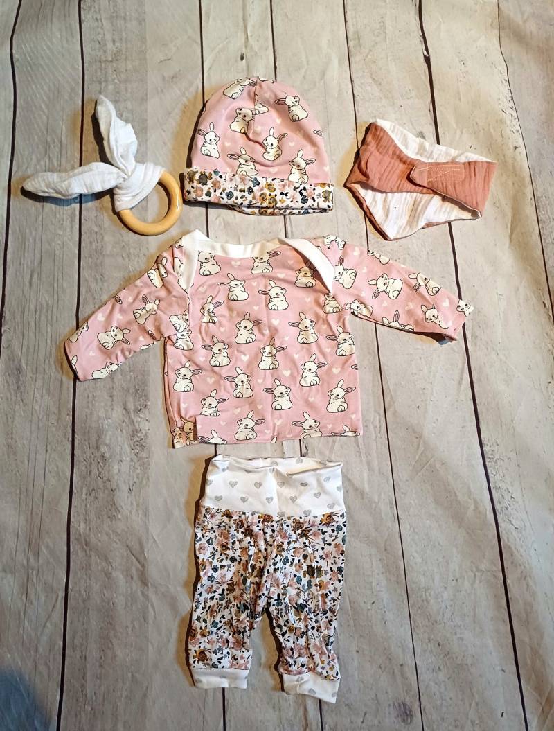 Großes Set Für Babys | 3 Bis 6 Monate Pin/ Hase/ Blume Großes Set Für Babys | 3 Bis 6 Monate Pin/ Hase/ Blume von KinderkramLaden