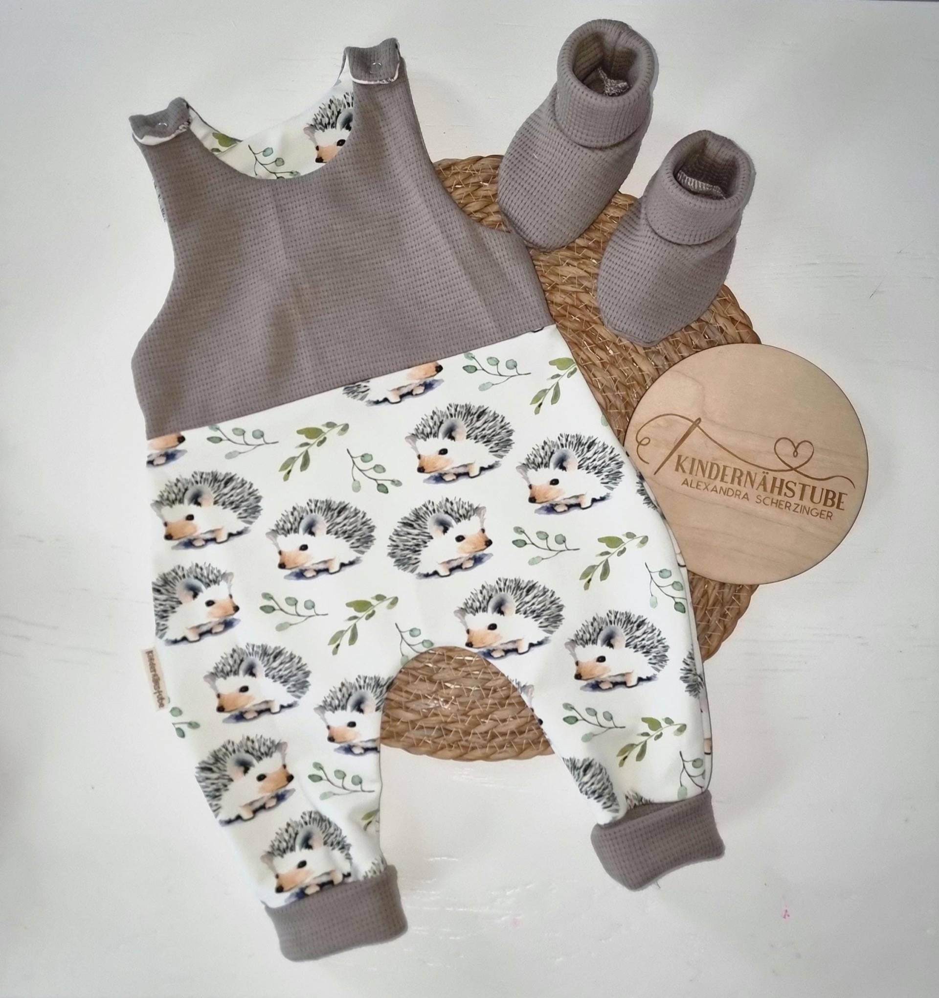 Baby Strampler/Outfit Für Neugeborene /Igel Herbst Handmade Geburtsgeschenk Baby Strampler/Outfit Für Neugeborene /Igel Herbst Handmade Geburtsgeschenk von Kindernaehstube