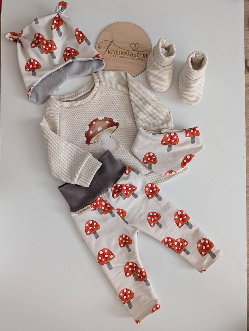 Leggins/Fliegenpilz Frenchterry Stoff Baby Hose Hose Handmade/ Stoffeigenproduktion/ Mädchen /Babyoutfit von Kindernaehstube