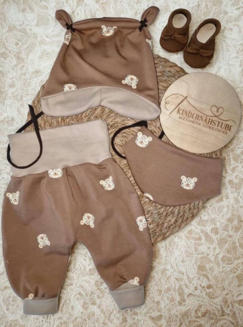 Pumphose Mitwachsend/Halstuch/ Mütze Unisex Leopard /stoffeigenproduktion Geburtsgeschenk/ Babyhose von Kindernaehstube