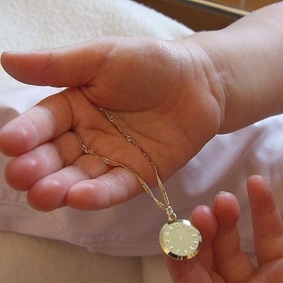 Echt 333-Gold Taufuhr Geburtsuhr Mit Kette 5/000 Goldplattiert Inkl. Gravuren, Geschenk Zur Taufe, Geburt, Taufgeschenk, Taufe Anhänger 3017 von KinderschmuckOnline