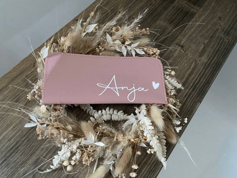 Brillenetui Brillentasche Brillenschutz Aufbewahrung Personalisiert Name Erzieherin Tagesmutter Hebamme Freundin Mama Oma Brillenetui Brillentasche Brillenschutz Aufbewahrung Personalisiert Name Erzieherin Tagesmutter Hebamme Freundin Mama Oma von KindertraumShop