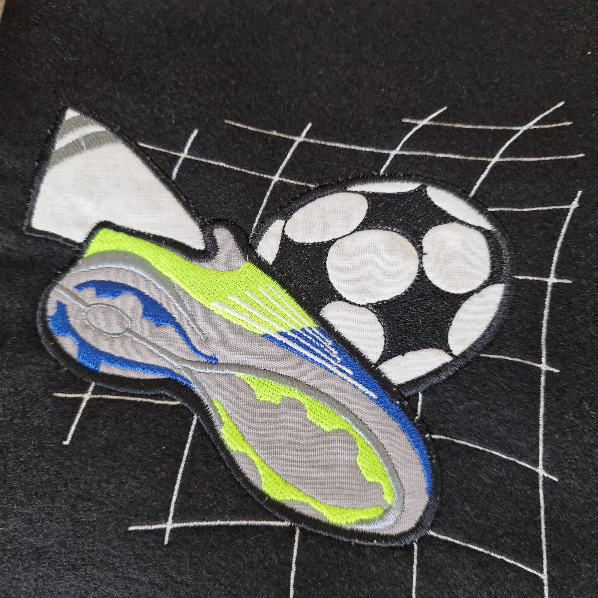 Applikation Aufbügler Bügelbild Fussball Fussballer Fussballschuh Tor Netz Einschulung Schultüte Applikation Aufbügler Bügelbild Fussball Fussballer Fussballschuh Tor Netz Einschulung Schultüte von Kindertraumfabrik