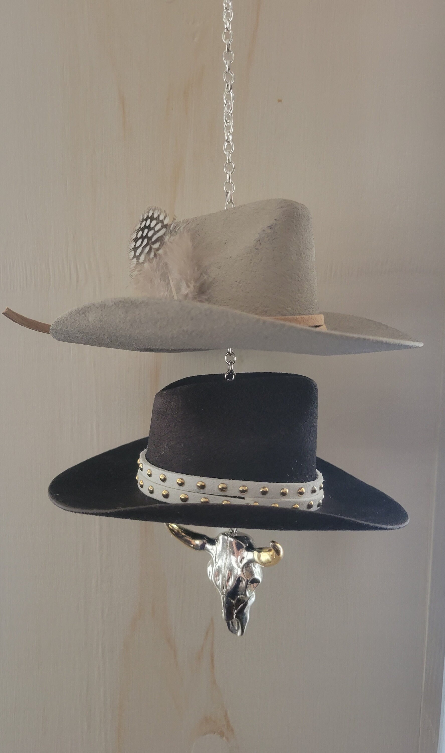 Cowboy Hut Rückspiegel Anhänger, Schlüsselanhänger, Western Spiegel Auto Zubehör, Dekor, Punchy Charme Cowboy Hut Rückspiegel Anhänger, Schlüsselanhänger, Western Spiegel Auto Zubehör, Dekor, Punchy Charme von KindredSpiritsBD