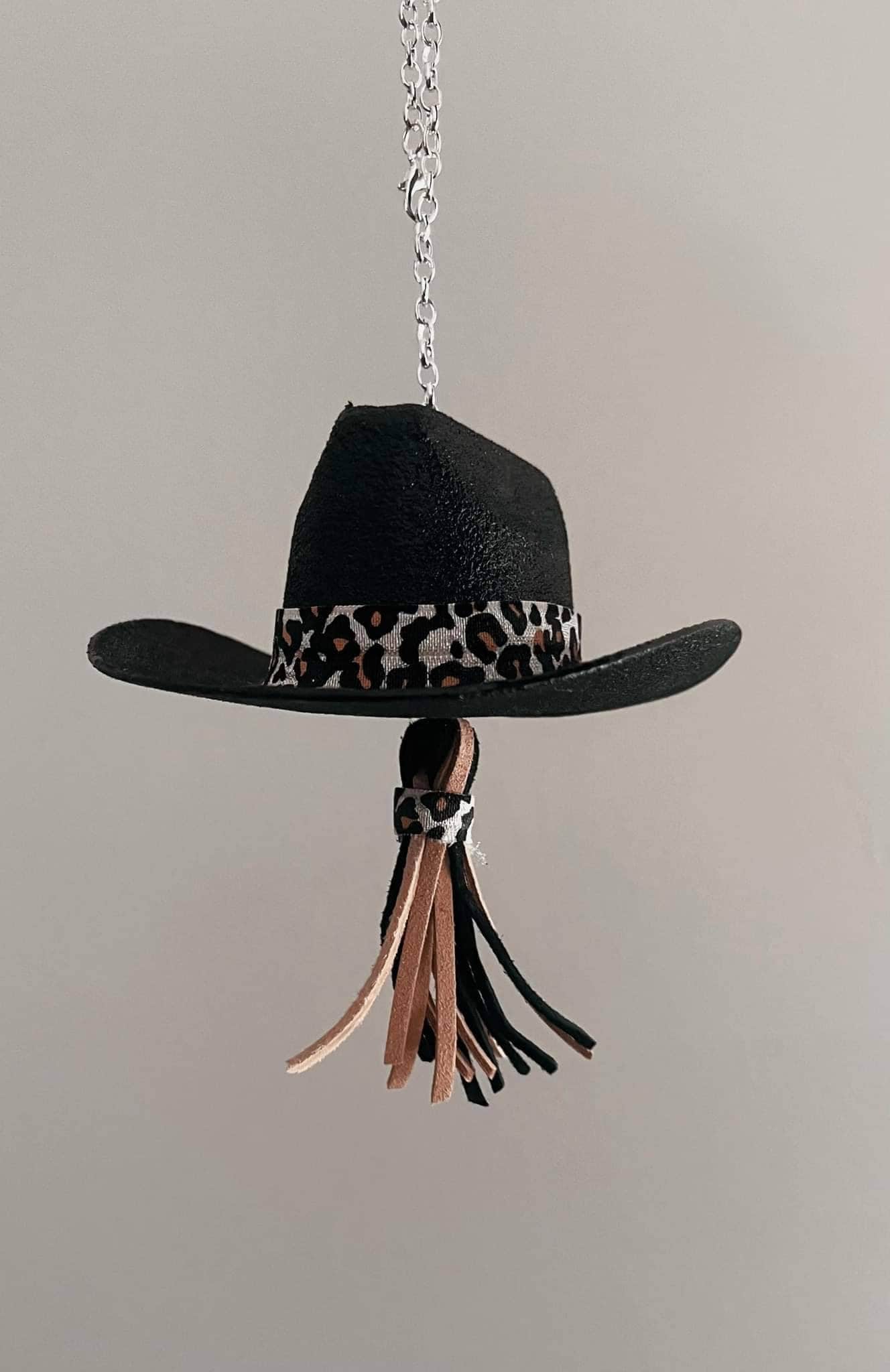 Cowboy Hut Rückspiegel Anhänger, Schlüsselanhänger, Western Spiegel Auto Zubehör, Dekor, Punchy Charme Cowboy Hut Rückspiegel Anhänger, Schlüsselanhänger, Western Spiegel Auto Zubehör, Dekor, Punchy Charme von KindredSpiritsBD
