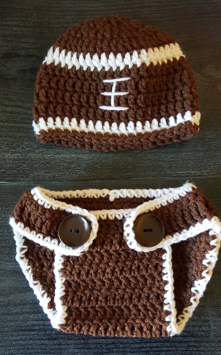 Fußball Baby Mütze Und Windel Cover - 0-2 Monate von KinfordKrafts