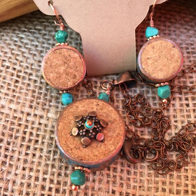 Türkis, Kupfer & Kork, 2-Seitige Anhänger Halskette Und Ohrringe Set Wiederverwendeter Weinkorken Kupferrohr Mit Blauer Patina Kupfer von KingBlazCreations