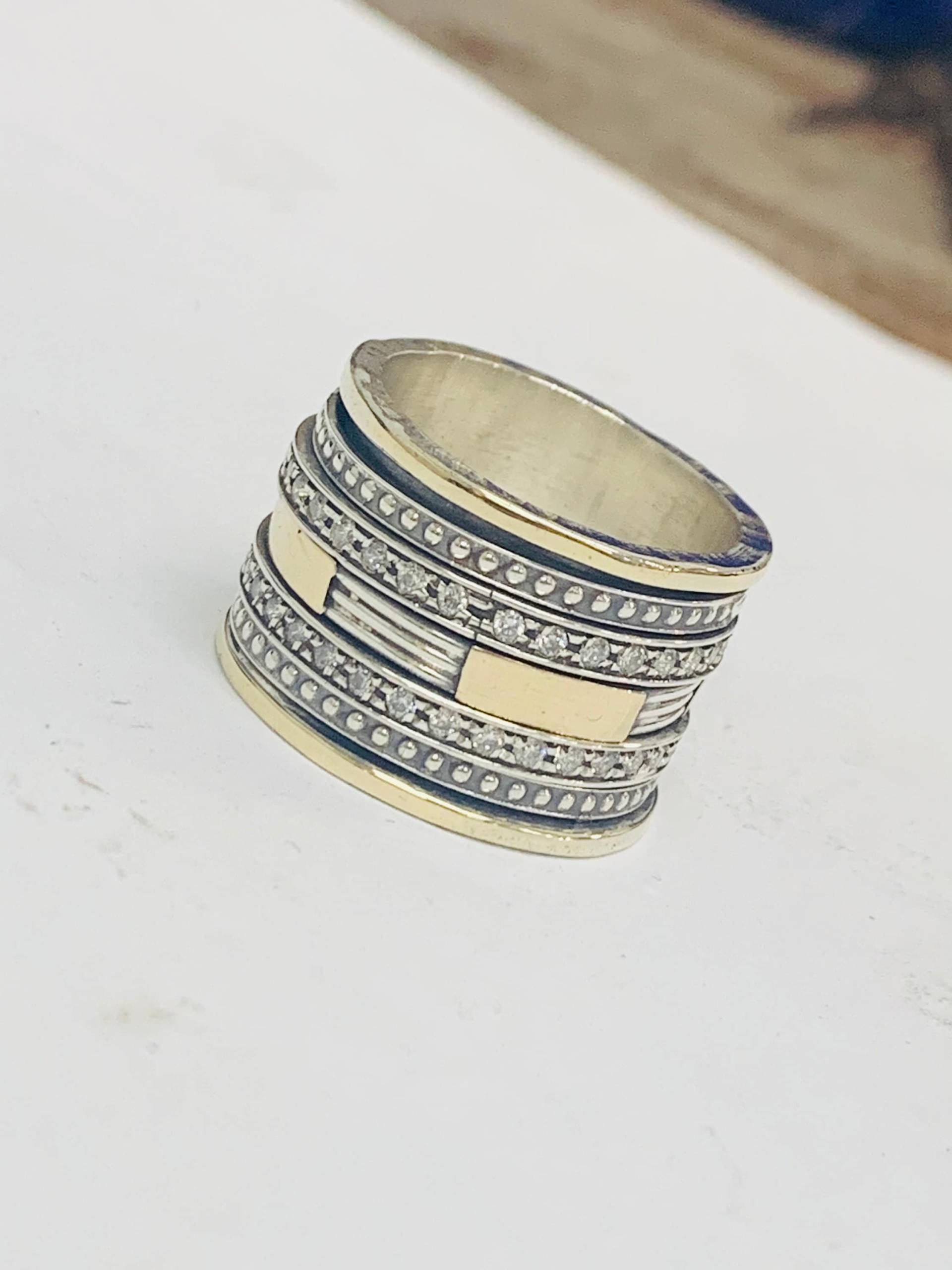 Zircon Spinner Ring Für Frauen, 9K Gold Und Silber Ring, Breiter Ehering, Chunky Mediation Statement Großer Boho von KingDavidJewelryIL