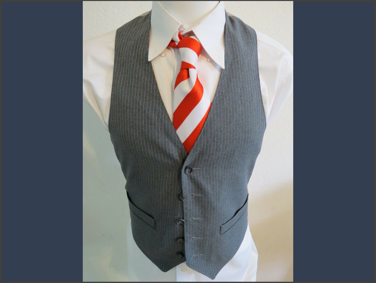 Sz 40 Gray Pinstriped Vintage Polyester #17C Mens Indie Suit Vest Waistcoat von KingJamesVintage