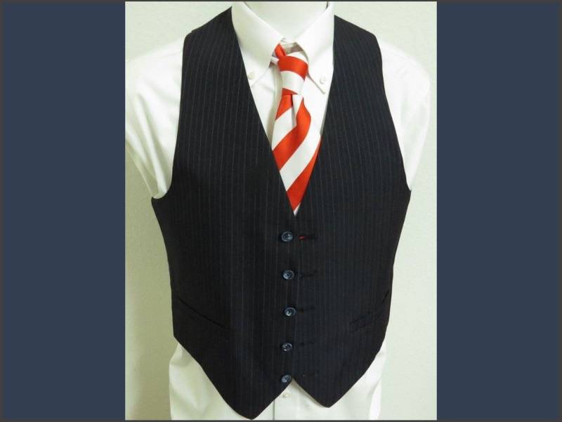 Sz M Navy Blue/Red/White Striped Vintage Mens Polyester #39E Suit Vest von KingJamesVintage