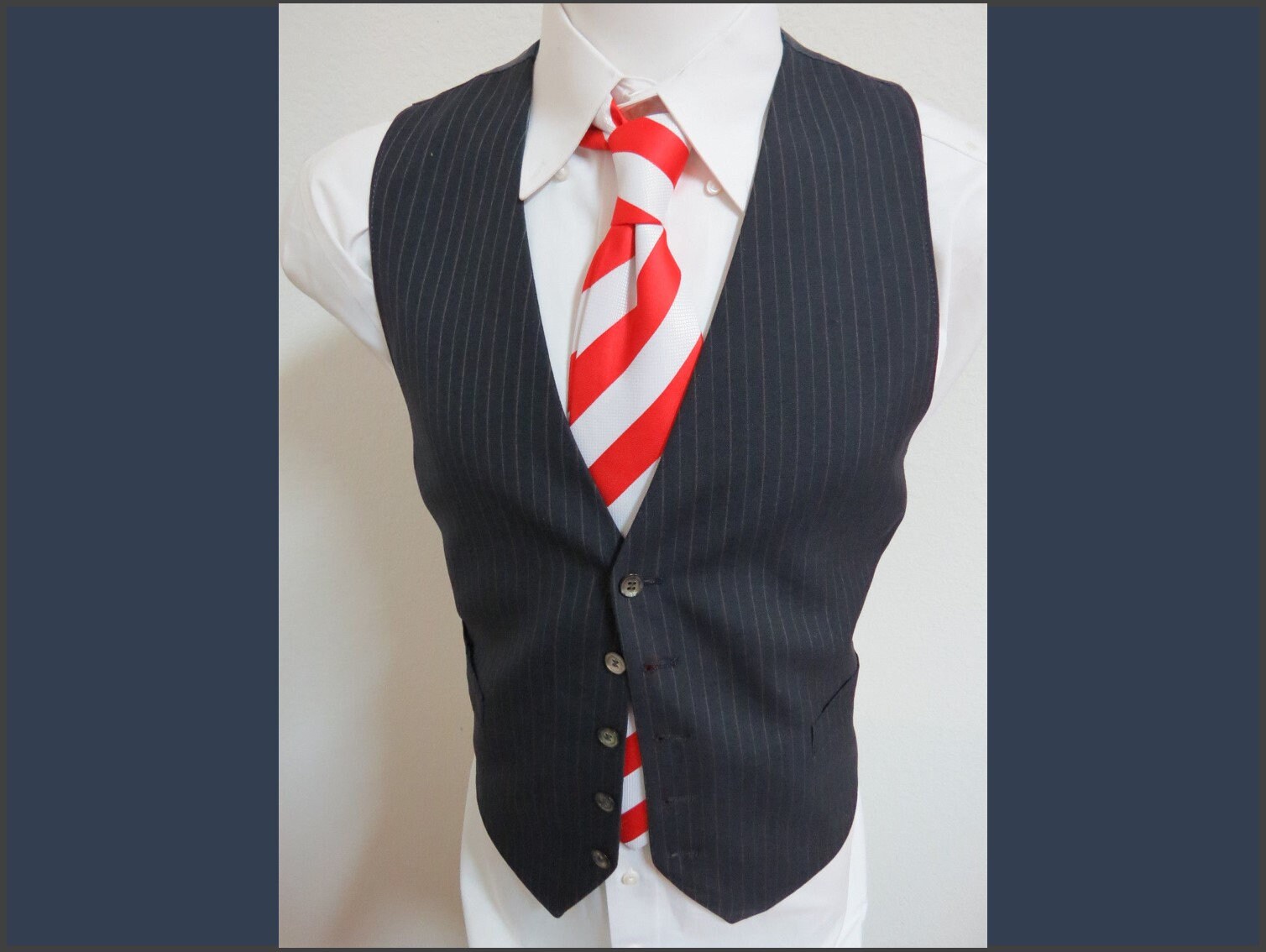Sz M Navy Blue/Red/White Striped Vintage Poly #466 Mens Suit Vest Waistcoat von KingJamesVintage