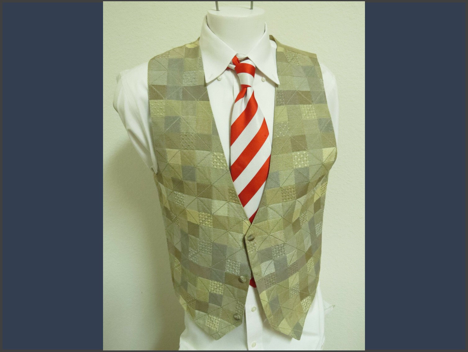Sz M Tan Brown Multi-Media Plaid Vintage Mens Rayon/Pol #74Q Suit Vest Waistcoat von KingJamesVintage