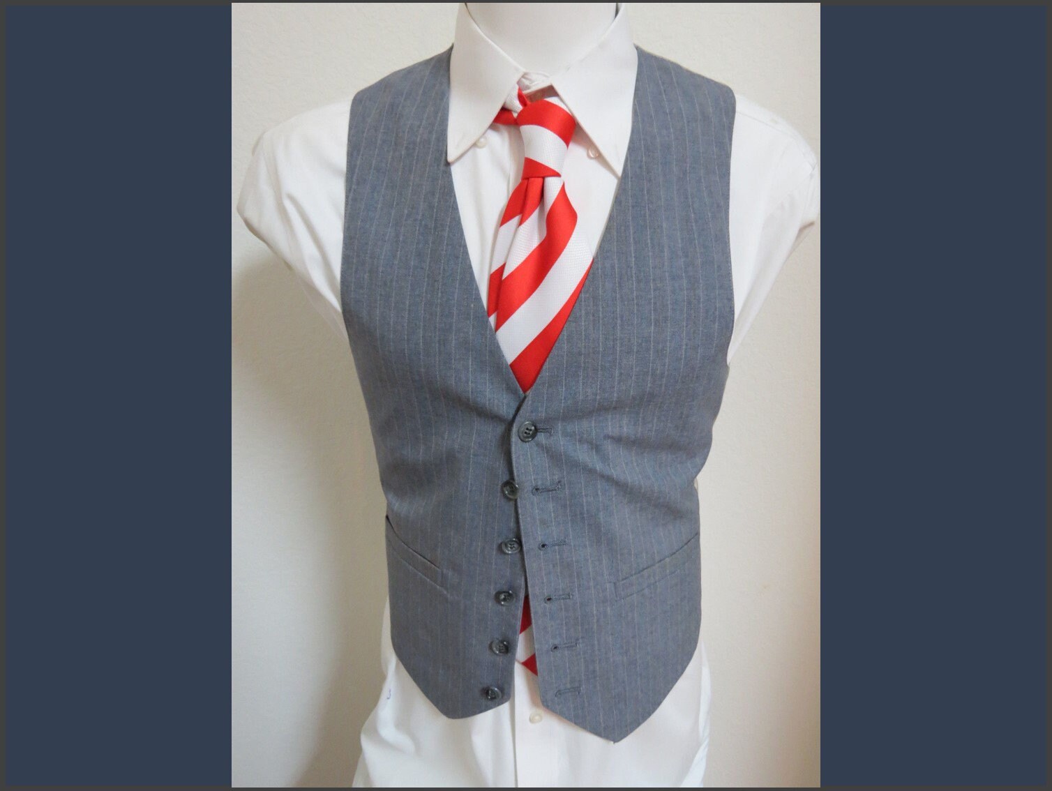 Sz S Gray/Tan Striped Vintage Polyester Mens #575 Suit Vest Waistcoat von KingJamesVintage