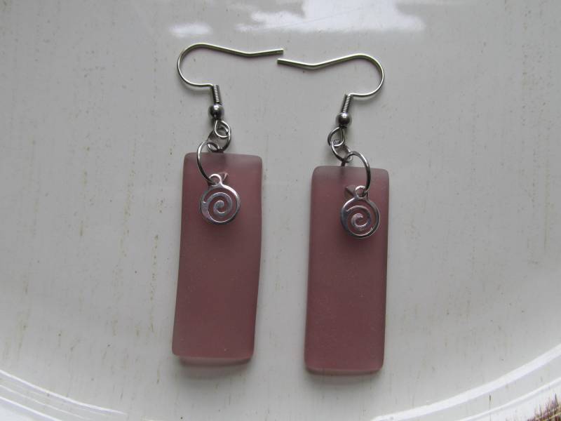 Amethyst Seeglas Ohrringe, Geschenk Für Sie, Zuchtglas, Strand-Thema, Sommerschmuck, Lässig, Damen, Recyclingglas Amethyst Seeglas Ohrringe, Geschenk Für Sie, Zuchtglas, Strand-Thema, Sommerschmuck, Lässig, Damen, Recyclingglas von KingJewelryByRebecca