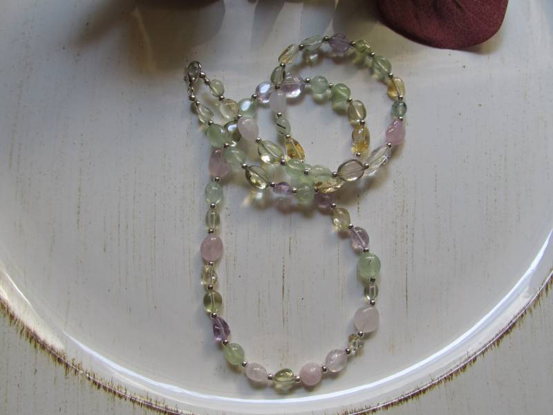 Natürliche Multi-Edelstein-Halskette Für Sie, Einzigartig, Minimalistisch, Boho, Mama, Halb Kostbar, Stilvoll Natürliche Multi-Edelstein-Halskette Für Sie, Einzigartig, Minimalistisch, Boho, Mama, Halb Kostbar, Stilvoll von KingJewelryByRebecca