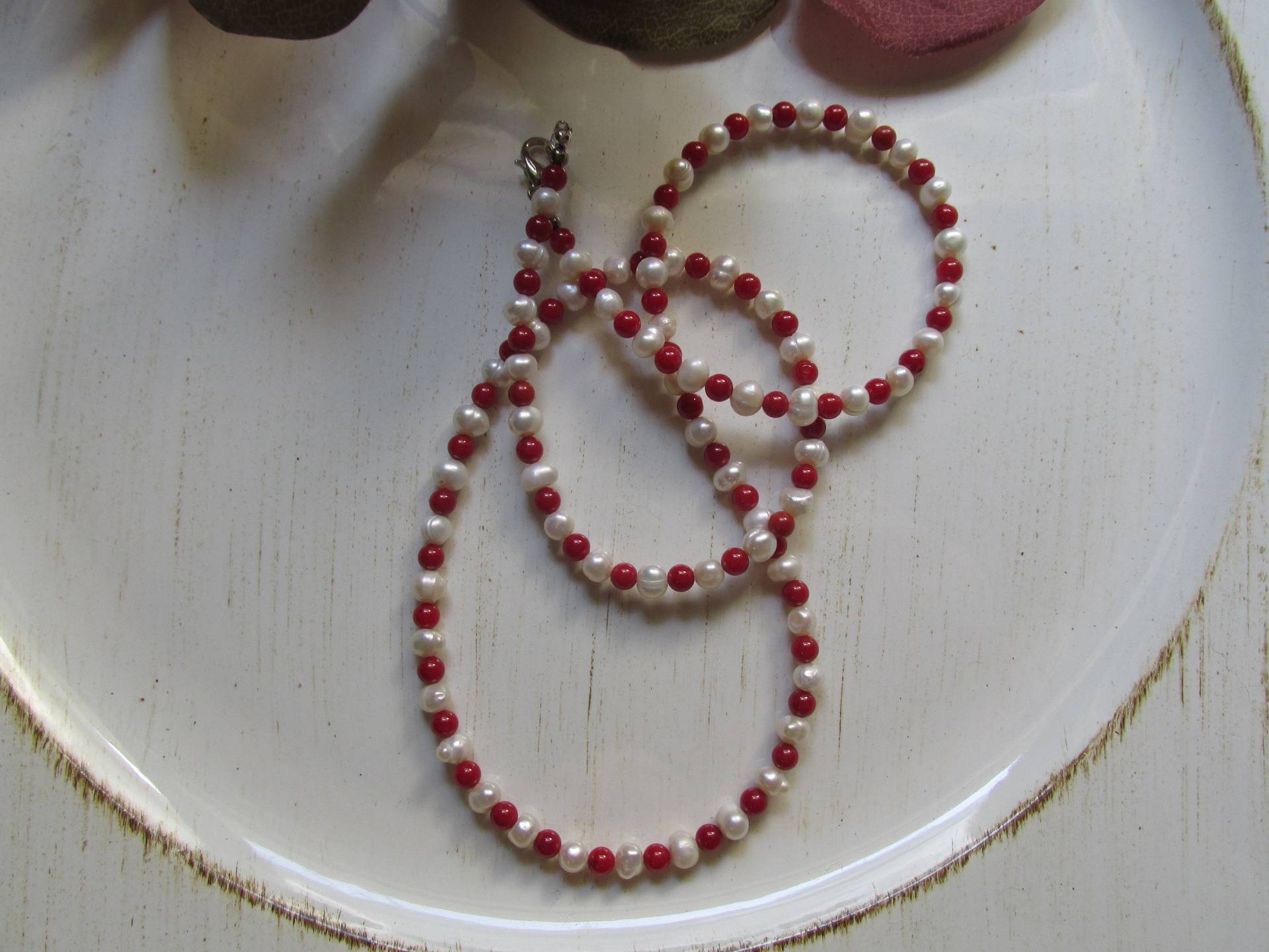 Natürliche Perle Und Rote Koralle Halskette Minimalistisch, Geburtsstein Halskette, Geschenk Für Sie, Heilung Gesundheit, Stress Abbauen Natürliche Perle Und Rote Koralle Halskette Minimalistisch, Geburtsstein Halskette, Geschenk Für Sie, Heilung Gesundheit, Stress Abbauen von KingJewelryByRebecca