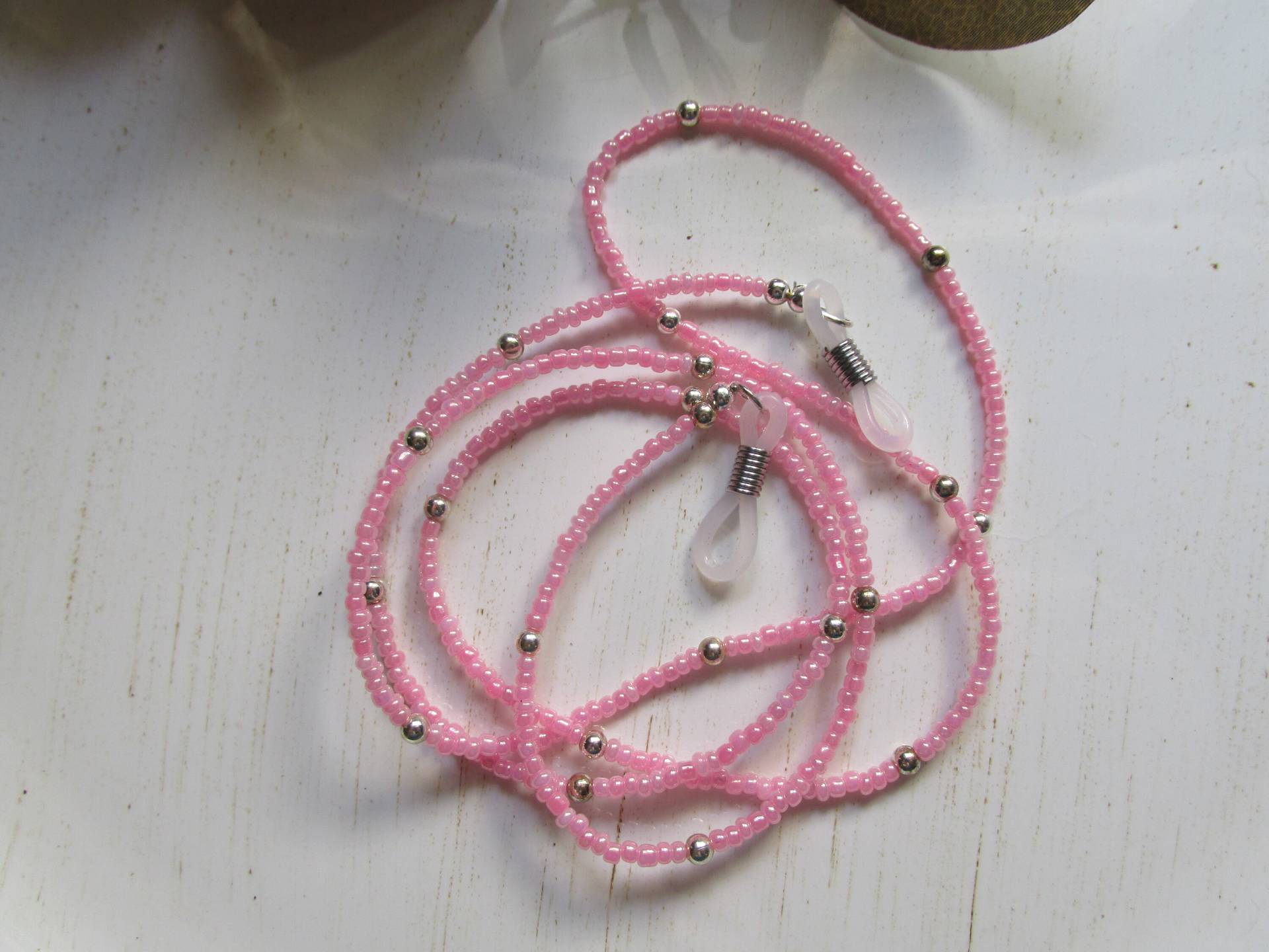 Rosa Seed Bead Brillenkette Winzig, Minimalistisch, Geschenk Für Sie, Geburtstagsgeschenk, Stilvoll, Boho Rosa Seed Bead Brillenkette Winzig, Minimalistisch, Geschenk Für Sie, Geburtstagsgeschenk, Stilvoll, Boho von KingJewelryByRebecca