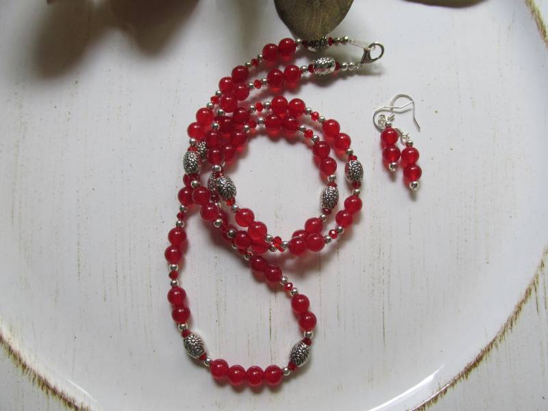 Rote Jade Halskette Und Ohrringe Geschenk Für Sie, Lässig, Einzigartig, Perlen, Handgemacht, Vielseitig, Boho, Modisch, Last Minute Rote Jade Halskette Und Ohrringe Geschenk Für Sie, Lässig, Einzigartig, Perlen, Handgemacht, Vielseitig, Boho, Modisch, Last Minute von KingJewelryByRebecca