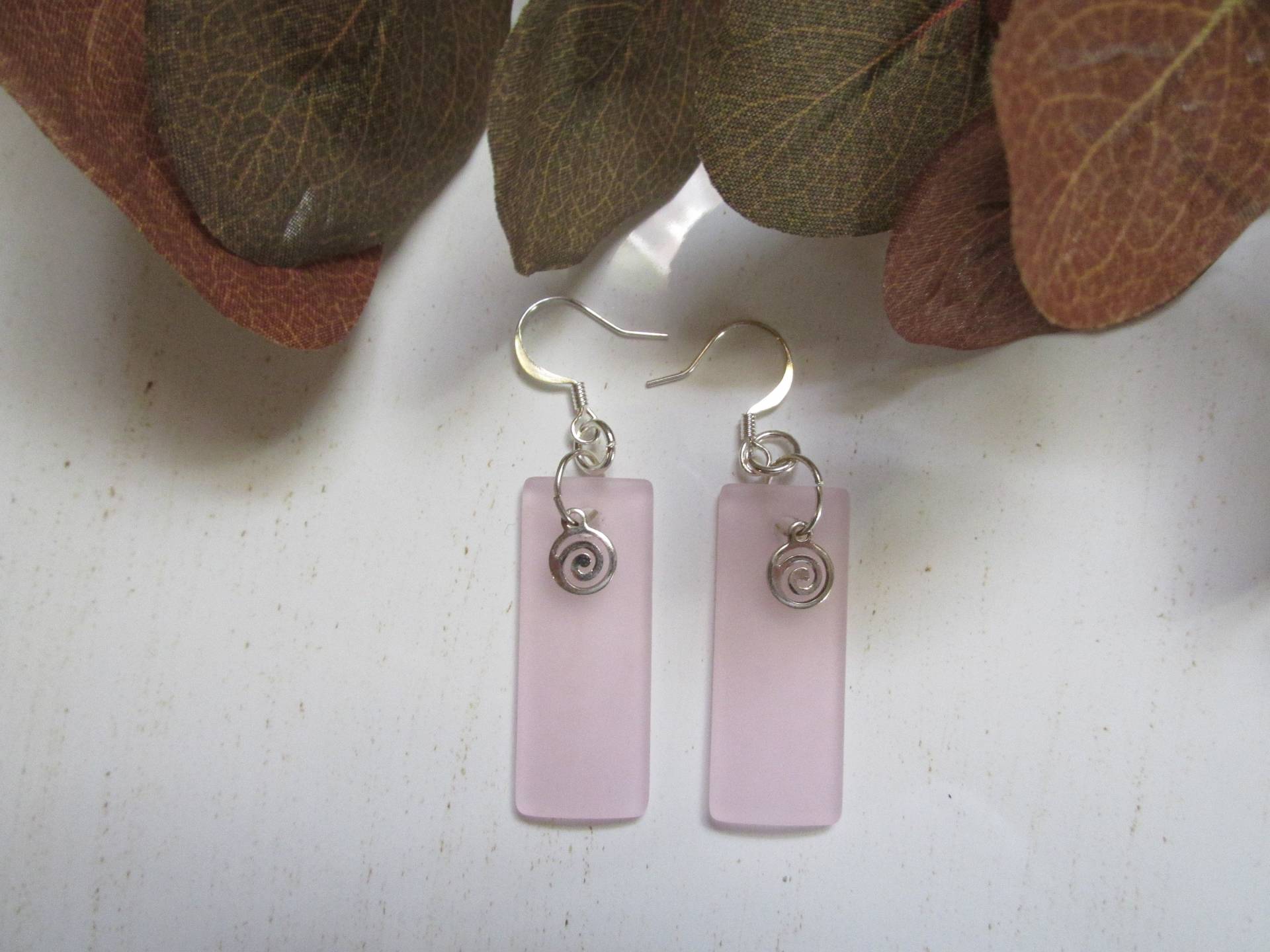 Seeglasohrringe Rosa, Geschenk Für Sie, Kultivierten Strandglas Strandkleidung, Sommerschmuck, Lässig, Damenohrringe, Chic, Recycelt Seeglasohrringe Rosa, Geschenk Für Sie, Kultivierten Strandglas Strandkleidung, Sommerschmuck, Lässig, Damenohrringe, Chic, Recycelt von KingJewelryByRebecca