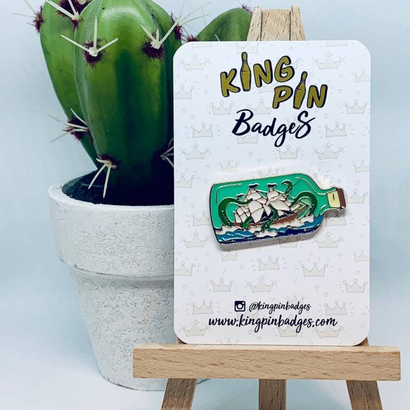 Schiff in Der Flasche Emaille Pin Badge | Maritime Pins Pirat Abzeichen Soft Enamel Maritimes Geschenk Letterbox Mix & Match 3Für2 von KingPinBadges