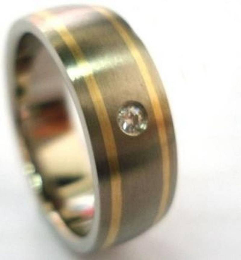 Vivance Partnerring ClassicTitanium Ring mit14 Karat Gold Inlay und Diamant von Vivance