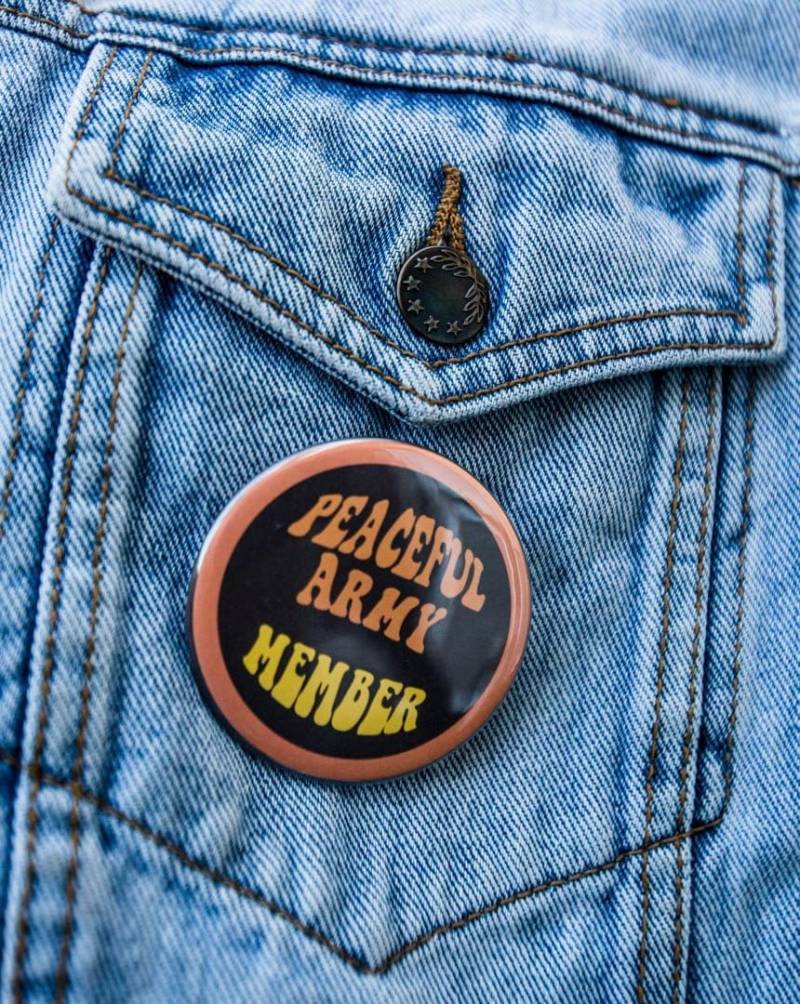 Greta Van Fleet Inspiriert Friedliche Armee Mitglied Knopf 5, 8cm von KingofRocknRoll