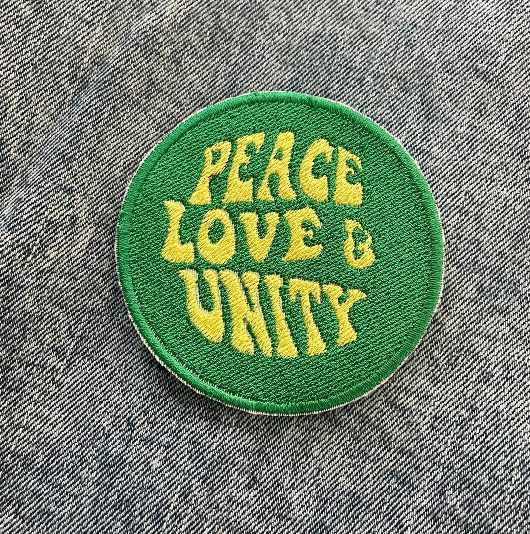 Peace Love Unity Patch in Grün & Gelb Handgefertigt 2021 von KingofRocknRoll