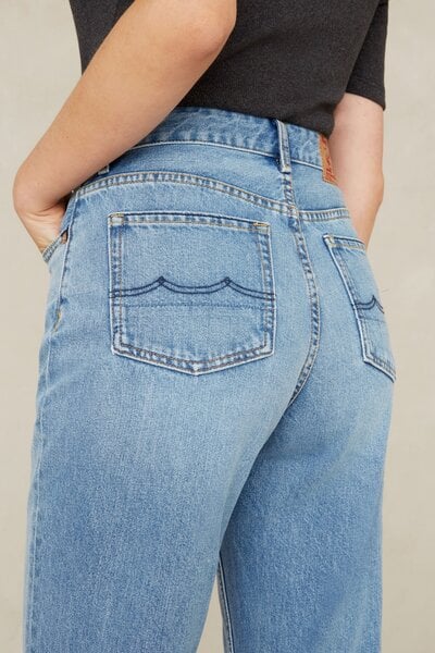 Kings Of Indigo Mom Jeans aus Bio-Baumwolle - Caroline Cropped Sanibel Light Blue von Kings Of Indigo