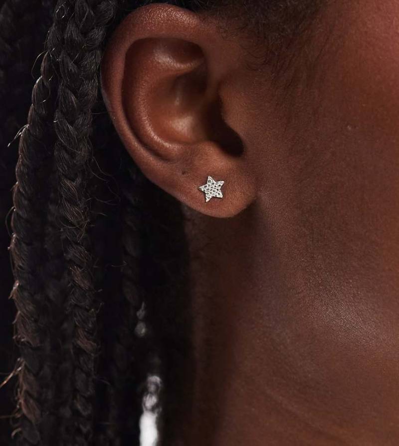 Kingsley Ryan - Gehämmerte Stern-Ohrringe aus Sterlingsilber, 6,5 mm von Kingsley Ryan