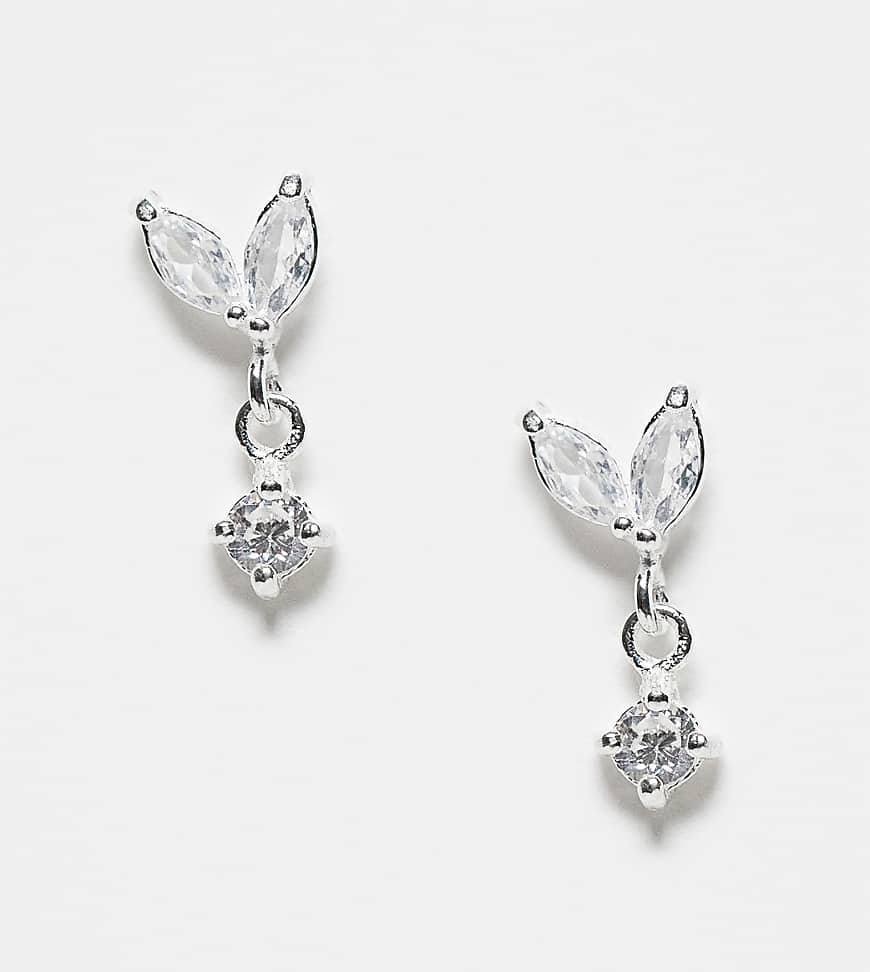 Kingsley Ryan - Ohrstecker aus Sterlingsilber mit kristallbesetztem Blütenblatt-Anhänger von Kingsley Ryan