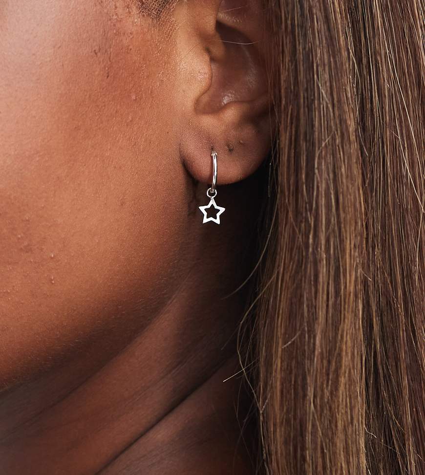 Kingsley Ryan - Silberfarbene Creolen aus Sterlingsilber mit sternförmigem Anhänger von Kingsley Ryan