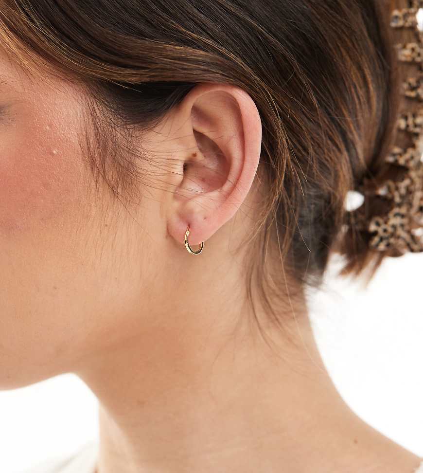 Kingsley Ryan - Vergoldete flache Creolen, 10 mm-Goldfarben von Kingsley Ryan