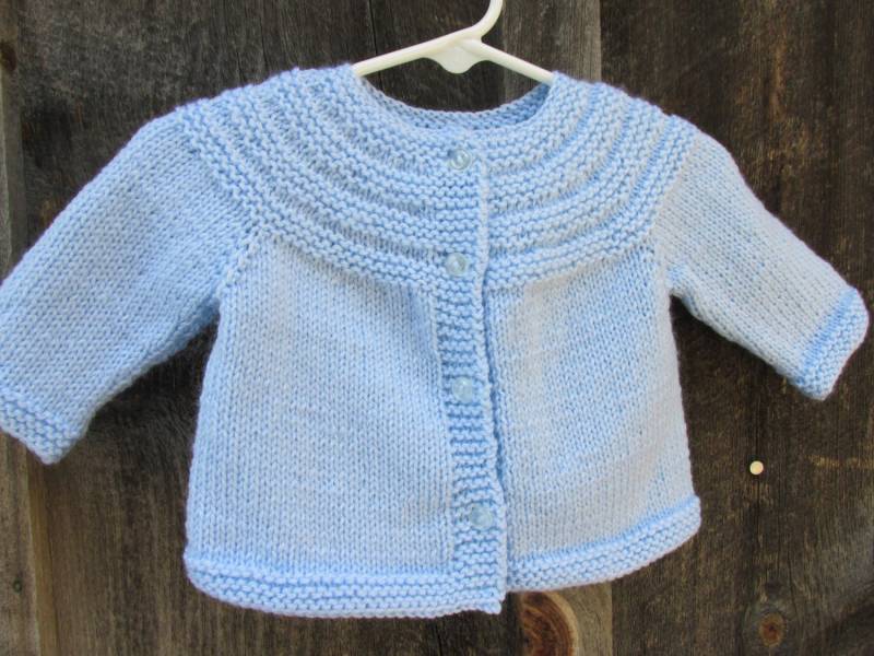 Blauer Babypullover von KingstonAlpacaKnits