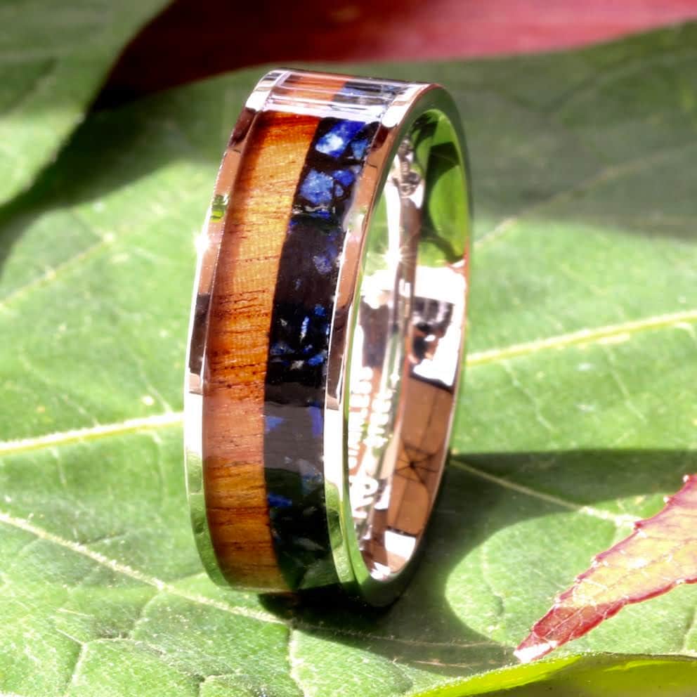 Gravur Herren Ehering Natur Echt Blau Lapis Lazuli Koa Holz Edelstahl Verlobungsring 7, 5mm Breite - Gratis von KingswayJewelry