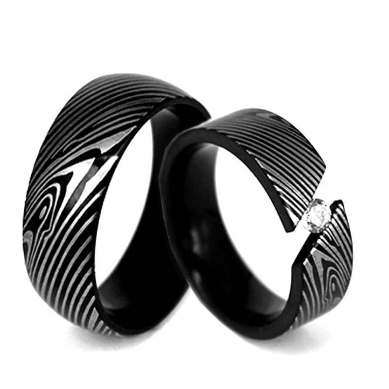 Herren & Damen Damaskus Stahl Vergoldet Ehering Ring Set Mokume Gane Replik Cubic Zirconium Stein von KingswayJewelry