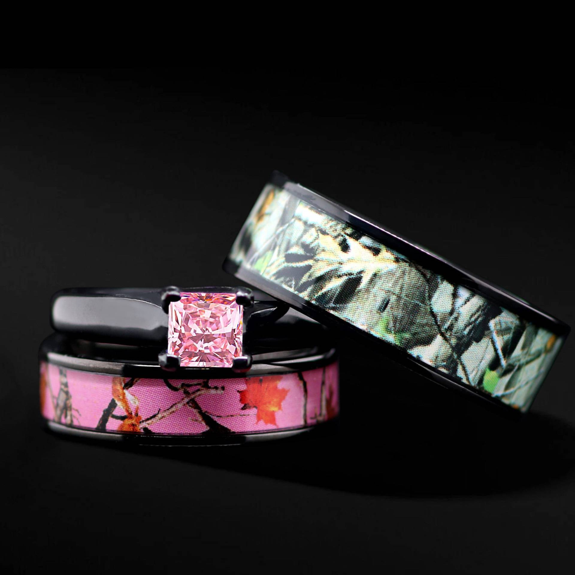 His & Hers Camo Ehering Set Schwarz Plattiert Titan Und Edelstahl Verlobungsringe von KingswayJewelry