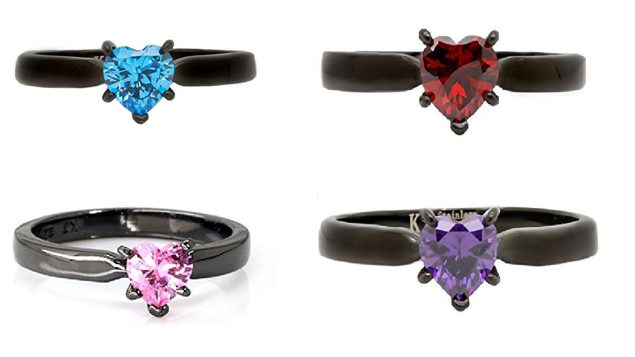 Schwarz Überzogener Edelstahl-Rosa/Blau Rot Lila Herz-Ehering-Liebe-Verlobungsring von KingswayJewelry