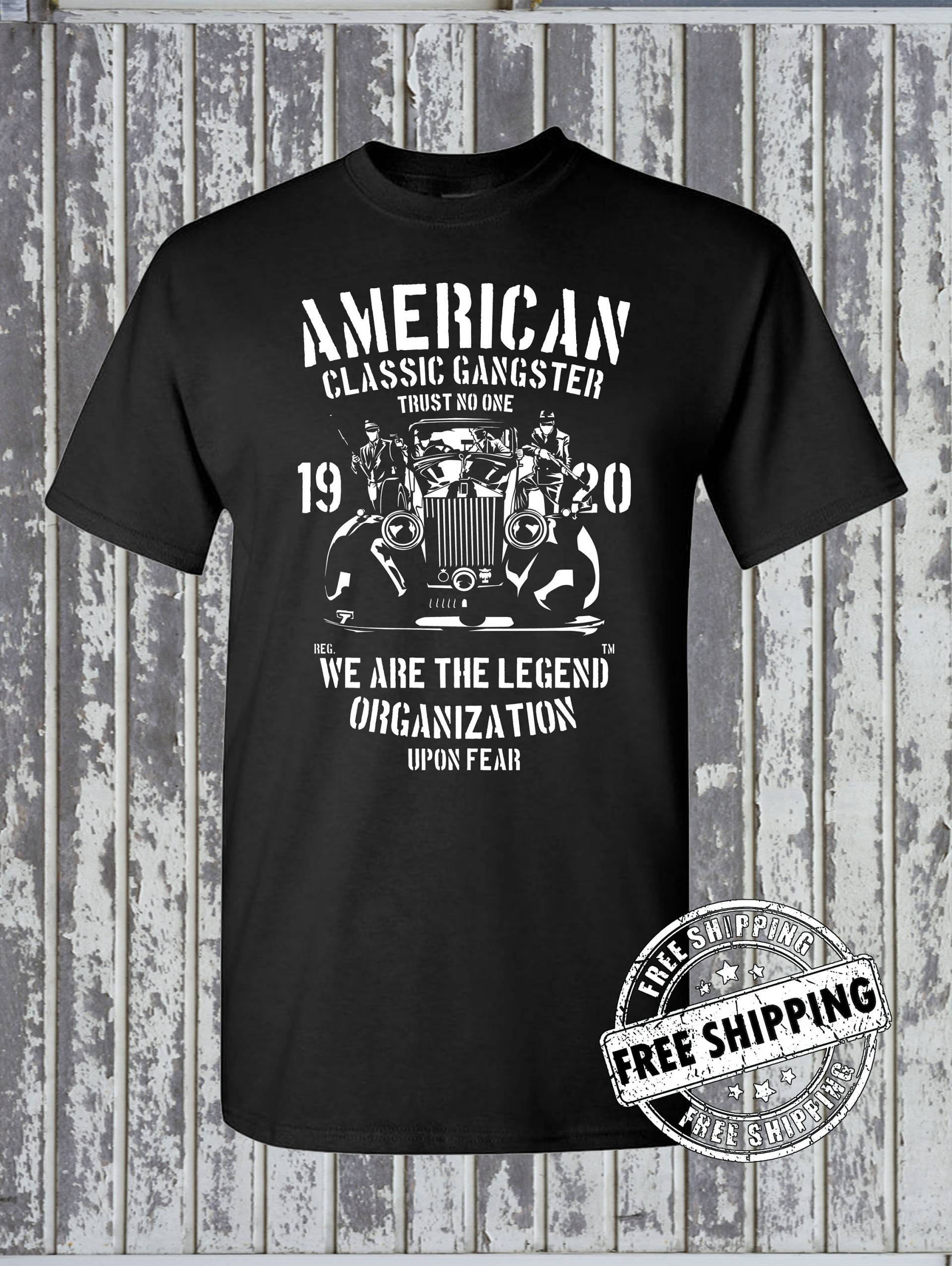 American Gangster Classic T-Shirt - Mafia Mob Crime Boss Family La Cosa Nostra American Gangster Classic T-Shirt - Mafia Mob Crime Boss Family La Cosa Nostra von KinsmanTradingCo