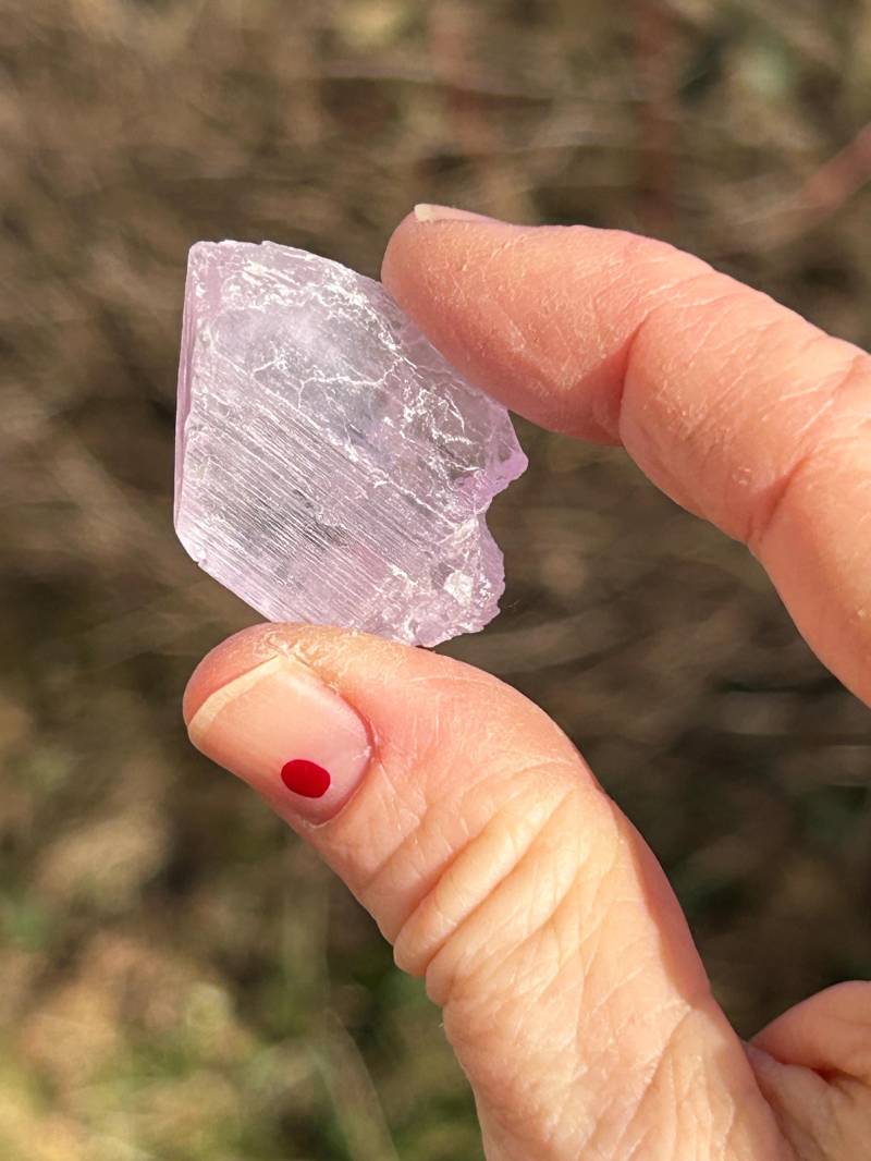 Kunzit/Spodumen - Transluzent Sowie Lilac Pinker Farbton | Pakistan Kunzit/Spodumen - Transluzent Sowie Lilac Pinker Farbton | Pakistan von KintsugiCrystals
