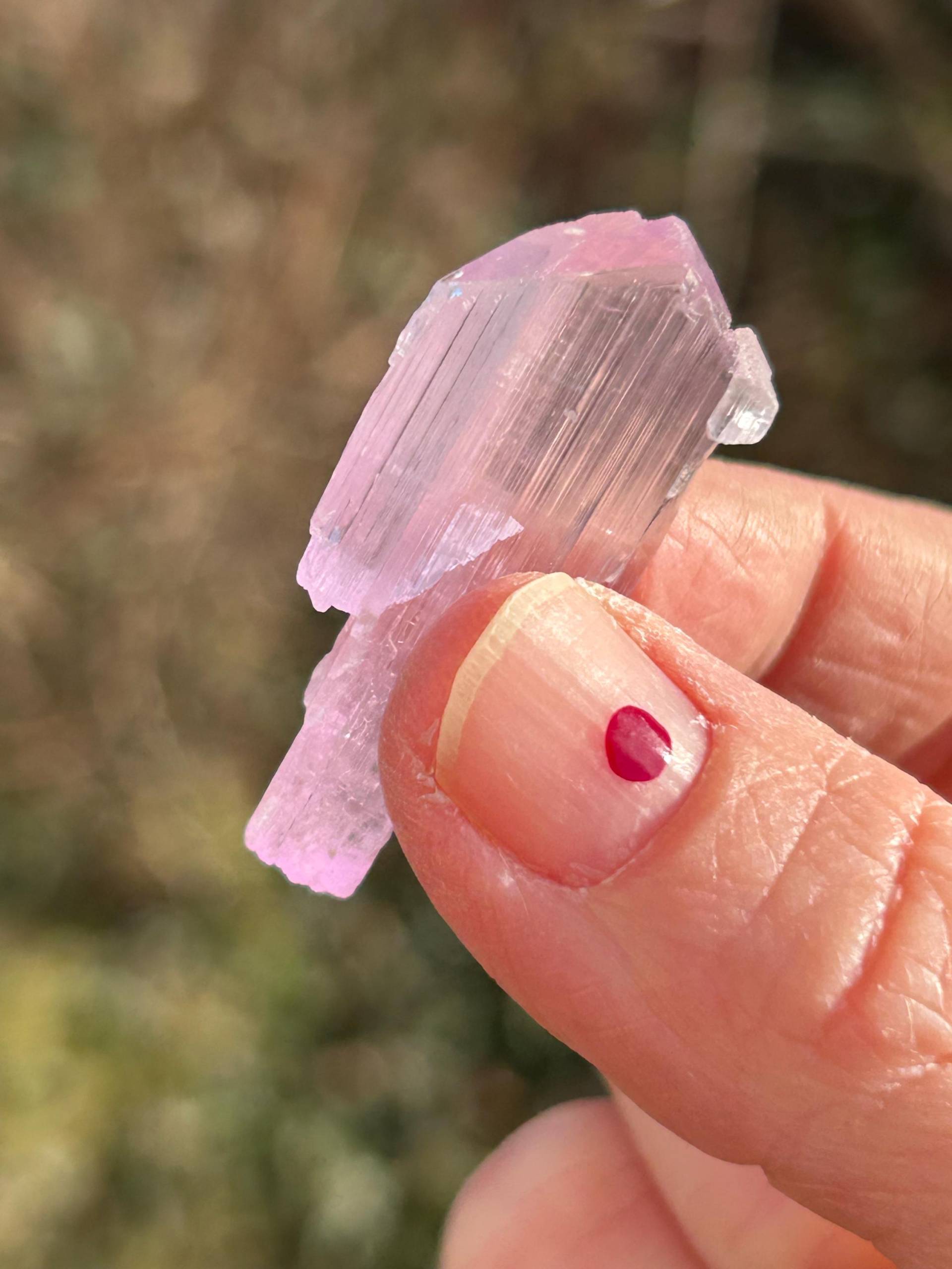 Kunzit/Spodumen - Transluzent Sowie Lilac Pinker Farbton | Pakistan Kunzit/Spodumen - Transluzent Sowie Lilac Pinker Farbton | Pakistan von KintsugiCrystals