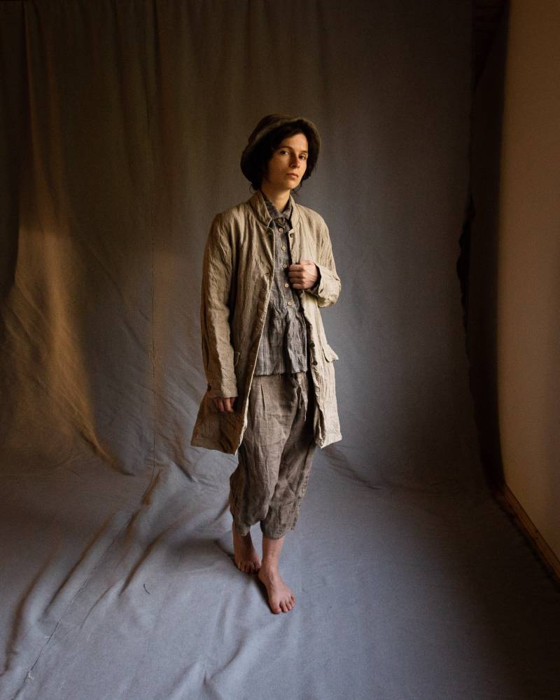 Papyrus Leinenmantel England. Massiver Leinen Flachs Blazer Minimalist Ungefärbt Damen Organic Öko Natürlich Roher Avantgarde Handgenäht von Kinzzza
